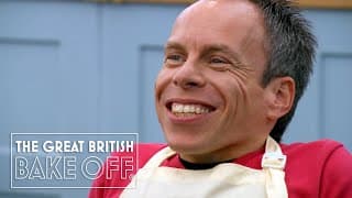 Harry Potter legend Warwick Davis conjures up baking magic! | The Great Comic Relief Bake Off