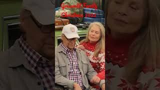 Chevy Chase & Beverly D'Angelo Reunite For Fans at Steel City Con 12/11/22 - @VideoStoreClerks