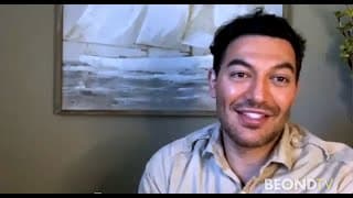 "Naomi" star Alexander Wraith on playing Dee