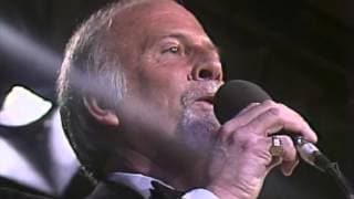 Bill Walters - I Wanna Sing Like You Know Who Does